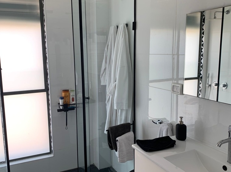 Large Bathrom